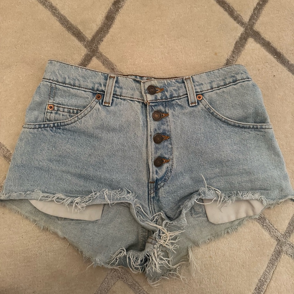 Levi’s jean shorts size 25